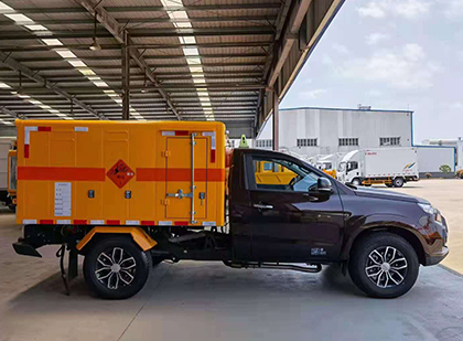 雨山爆破器材运输车